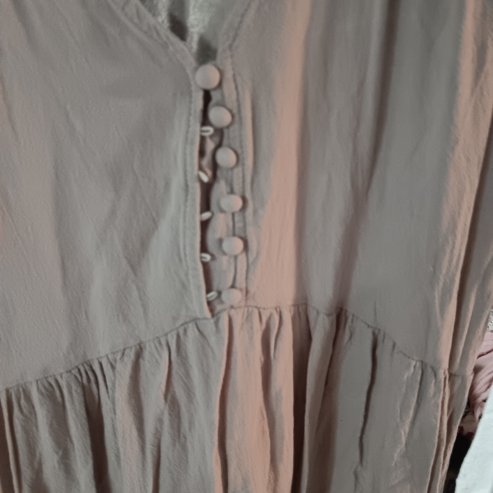 Elegant Beige Long Sleeve Dress - Picture 2 of 4